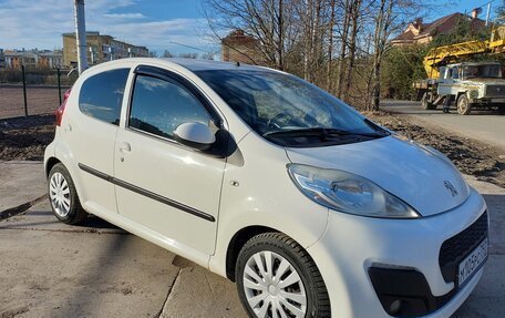 Peugeot 107 I рестайлинг, 2012 год, 570 000 рублей, 2 фотография