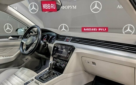 Volkswagen Passat B8 рестайлинг, 2020 год, 2 250 000 рублей, 11 фотография