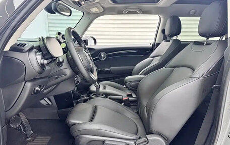 MINI Hatch, 2023 год, 1 980 000 рублей, 9 фотография