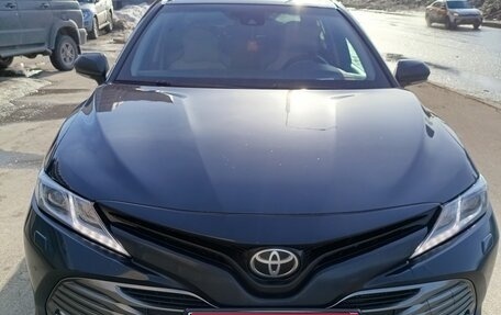 Toyota Camry, 2018 год, 2 200 000 рублей, 1 фотография