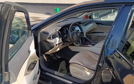 Toyota Camry, 2018 год, 2 200 000 рублей, 12 фотография