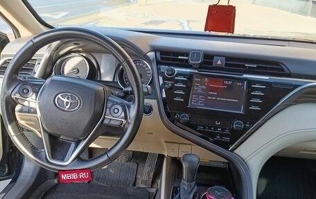 Toyota Camry, 2018 год, 2 200 000 рублей, 6 фотография