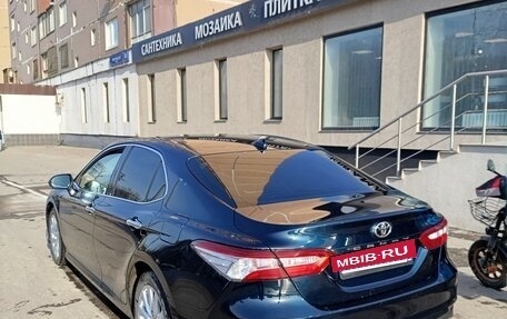 Toyota Camry, 2018 год, 2 200 000 рублей, 13 фотография