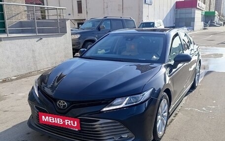 Toyota Camry, 2018 год, 2 200 000 рублей, 16 фотография