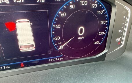 Volkswagen Multivan T6 рестайлинг, 2021 год, 5 550 000 рублей, 15 фотография