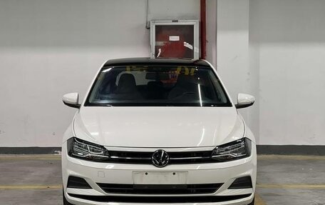 Volkswagen Polo, 2022 год, 1 000 000 рублей, 2 фотография