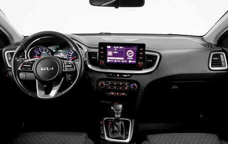 KIA cee'd III, 2022 год, 2 255 000 рублей, 8 фотография