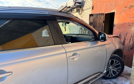 Mitsubishi Outlander III рестайлинг 3, 2018 год, 1 000 000 рублей, 6 фотография