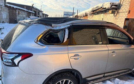 Mitsubishi Outlander III рестайлинг 3, 2018 год, 1 000 000 рублей, 5 фотография