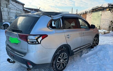 Mitsubishi Outlander III рестайлинг 3, 2018 год, 1 000 000 рублей, 12 фотография