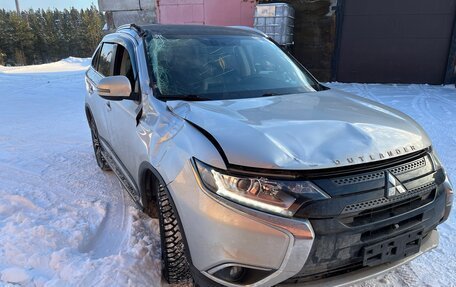 Mitsubishi Outlander III рестайлинг 3, 2018 год, 1 000 000 рублей, 8 фотография