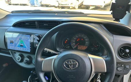 Toyota Vitz, 2016 год, 930 000 рублей, 2 фотография