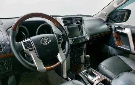 Toyota Land Cruiser Prado 150 рестайлинг 2, 2011 год, 2 699 000 рублей, 10 фотография