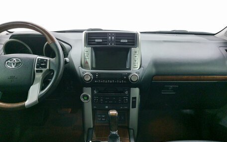 Toyota Land Cruiser Prado 150 рестайлинг 2, 2011 год, 2 699 000 рублей, 12 фотография