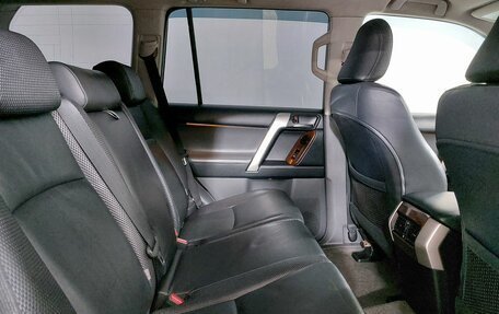 Toyota Land Cruiser Prado 150 рестайлинг 2, 2011 год, 2 699 000 рублей, 16 фотография