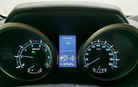 Toyota Land Cruiser Prado 150 рестайлинг 2, 2011 год, 2 699 000 рублей, 18 фотография