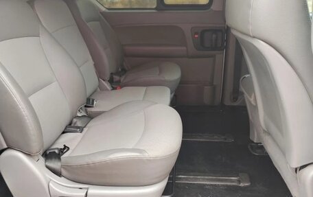 Hyundai Grand Starex Grand Starex I рестайлинг 2, 2010 год, 1 250 000 рублей, 13 фотография