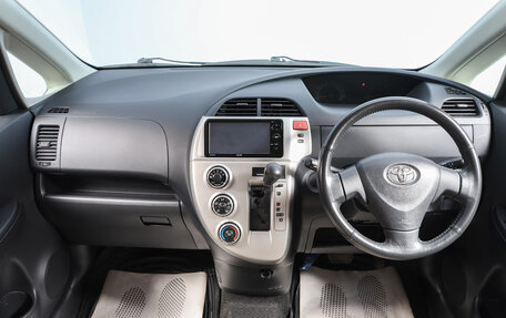 Toyota Ractis I, 2010 год, 1 009 000 рублей, 12 фотография