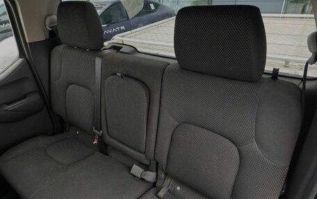 Nissan Navara (Frontier), 2006 год, 606 000 рублей, 9 фотография