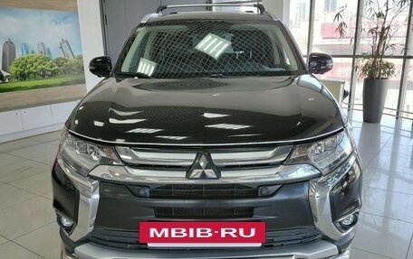 Mitsubishi Outlander III рестайлинг 3, 2018 год, 2 180 000 рублей, 2 фотография