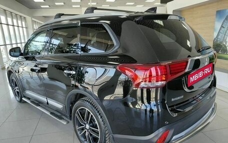 Mitsubishi Outlander III рестайлинг 3, 2018 год, 2 180 000 рублей, 7 фотография