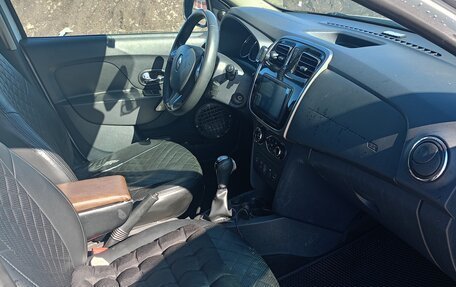 Renault Logan II, 2015 год, 900 000 рублей, 15 фотография