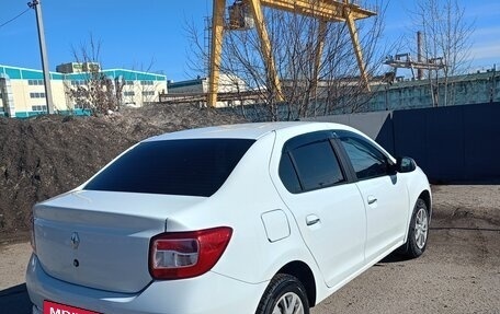 Renault Logan II, 2015 год, 900 000 рублей, 5 фотография