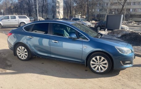 Opel Astra J, 2013 год, 1 100 000 рублей, 2 фотография