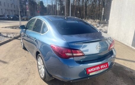 Opel Astra J, 2013 год, 1 100 000 рублей, 4 фотография