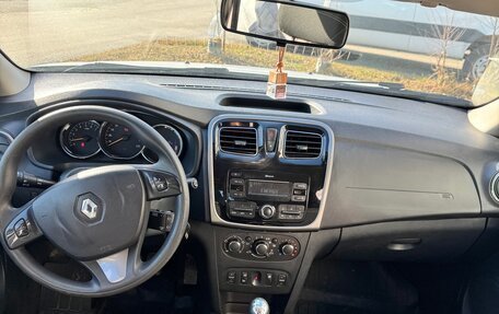 Renault Logan II, 2017 год, 750 000 рублей, 7 фотография