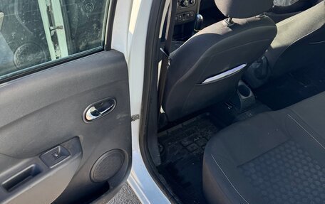 Renault Logan II, 2017 год, 750 000 рублей, 12 фотография