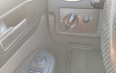 Ford Focus II рестайлинг, 2006 год, 650 000 рублей, 20 фотография