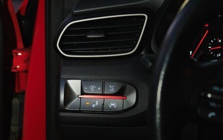 Hyundai Veloster II, 2020 год, 2 600 000 рублей, 15 фотография