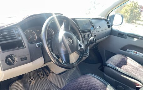 Volkswagen Caravelle T5, 2010 год, 1 780 000 рублей, 4 фотография