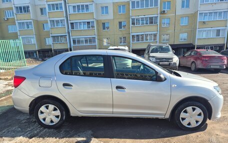 Renault Logan II, 2017 год, 850 000 рублей, 2 фотография