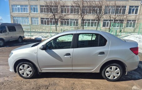 Renault Logan II, 2017 год, 850 000 рублей, 6 фотография