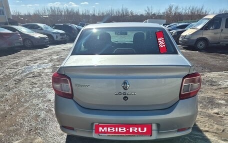 Renault Logan II, 2017 год, 850 000 рублей, 4 фотография