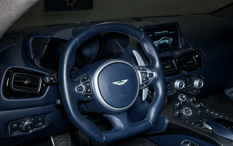 Aston Martin V8 Vantage IV, 2019 год, 13 900 000 рублей, 20 фотография