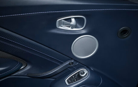 Aston Martin V8 Vantage IV, 2019 год, 13 900 000 рублей, 21 фотография