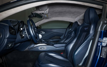 Aston Martin V8 Vantage IV, 2019 год, 13 900 000 рублей, 18 фотография