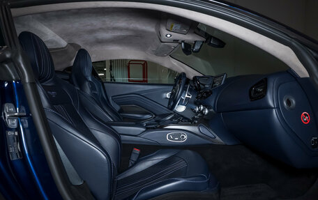 Aston Martin V8 Vantage IV, 2019 год, 13 900 000 рублей, 27 фотография