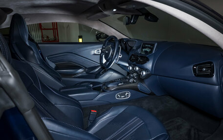 Aston Martin V8 Vantage IV, 2019 год, 13 900 000 рублей, 26 фотография