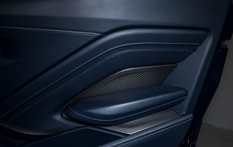 Aston Martin V8 Vantage IV, 2019 год, 13 900 000 рублей, 38 фотография