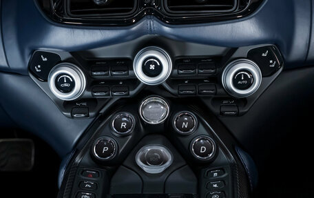 Aston Martin V8 Vantage IV, 2019 год, 13 900 000 рублей, 34 фотография