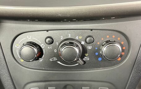 Renault Sandero II рестайлинг, 2021 год, 1 590 000 рублей, 13 фотография