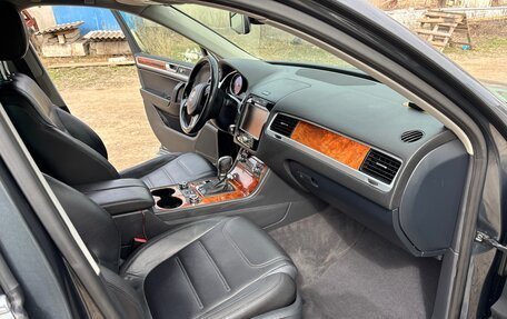 Volkswagen Touareg III, 2013 год, 1 880 000 рублей, 10 фотография