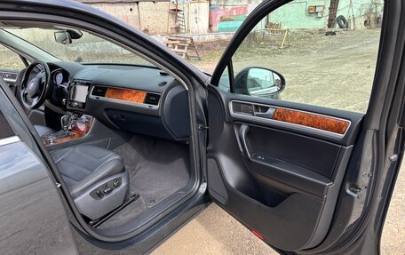 Volkswagen Touareg III, 2013 год, 1 880 000 рублей, 11 фотография