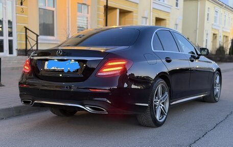 Mercedes-Benz E-Класс, 2019 год, 3 450 000 рублей, 3 фотография