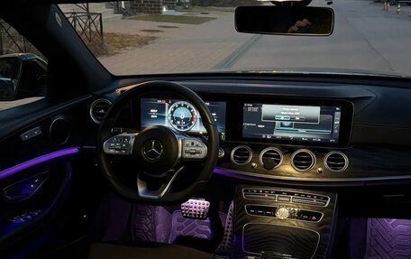 Mercedes-Benz E-Класс, 2019 год, 3 450 000 рублей, 8 фотография