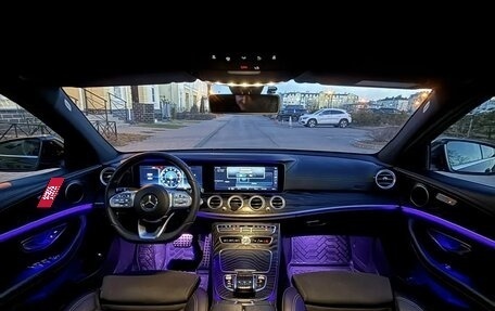 Mercedes-Benz E-Класс, 2019 год, 3 450 000 рублей, 6 фотография